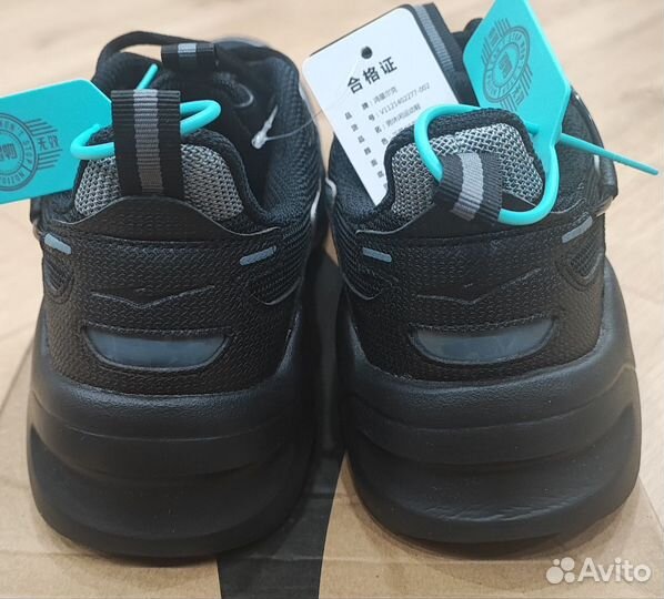 Новые кроссовки Erke (40 RU)