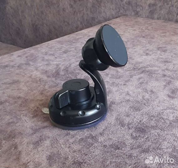 Магнитный держатель для телефона