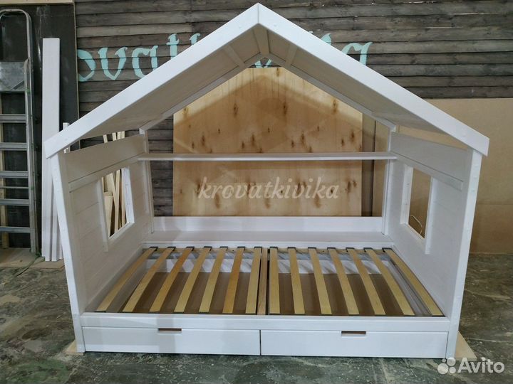 Эко кровать домик с окнами по бокам