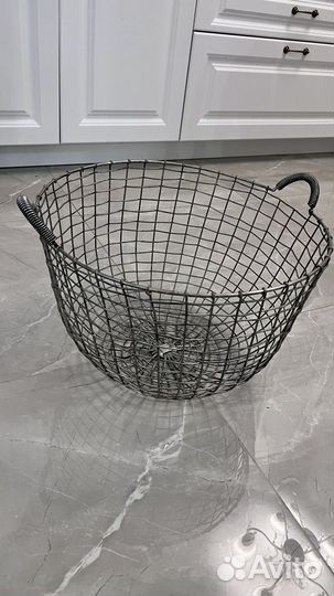 Корзина для пледов и подушек