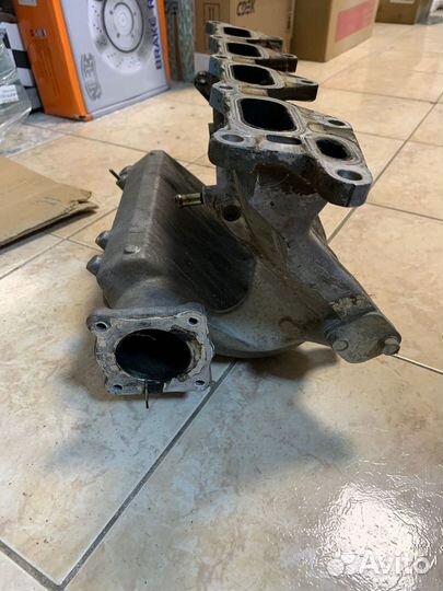 Коллектор впускной Mitsubishi Galant