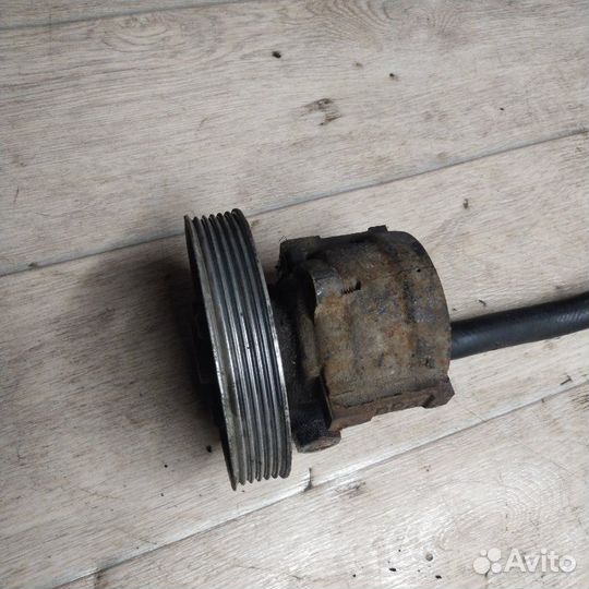 Насос гидроусилителя руля Renault Scenic K4M 1999