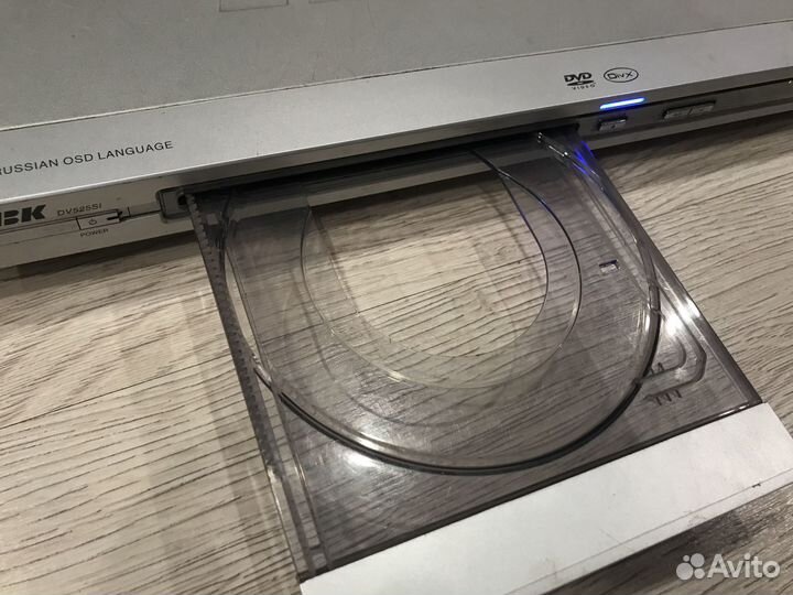 DVD плеер BBK dv525si