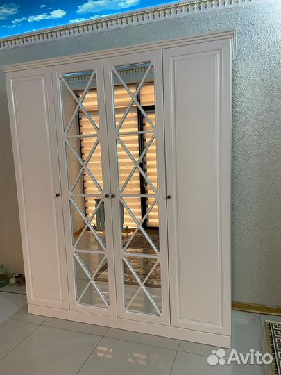 Шкаф-шифоньер