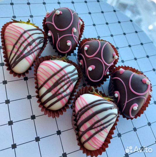 Бокс с 6 клубниками в шоколаде арт. 3184