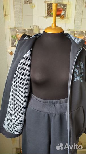 Спортивный костюм женский