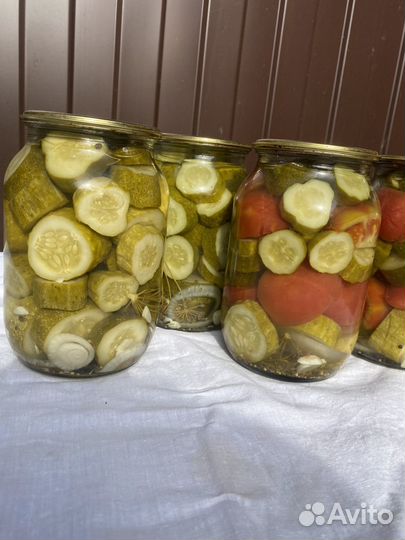 Маринованные огурцы, помидоры