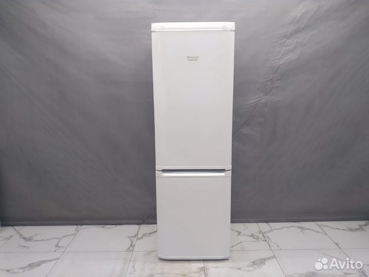 Холодильник Hotpoint Ariston