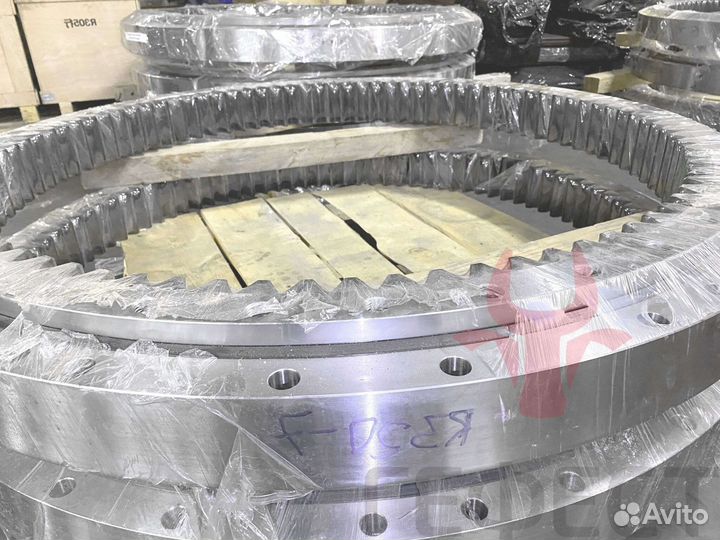 Поворотный круг Hyundai R290LC-7