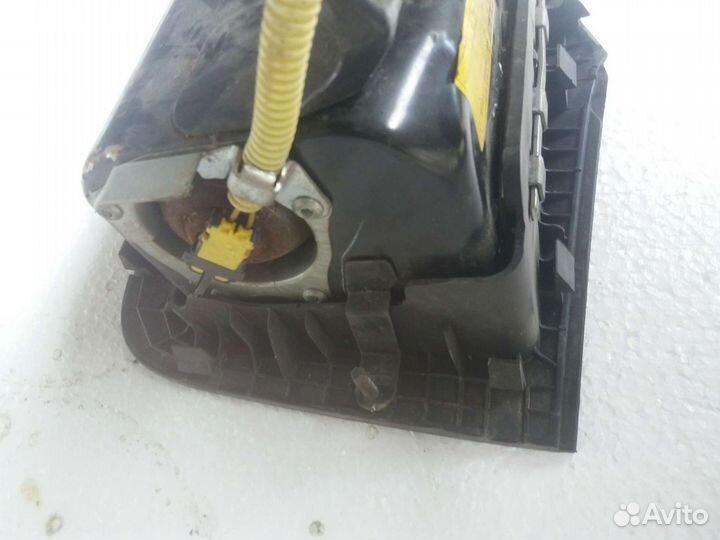 Подушка безопасности пассажира Тойота приус 10