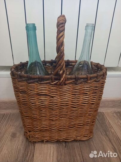 Корзина с бутылями