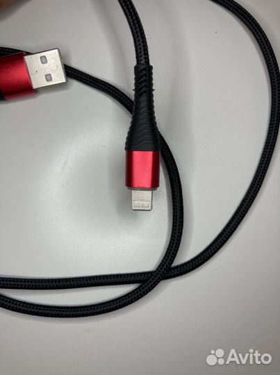 Кабель USB/Lightning Rock на iPhone