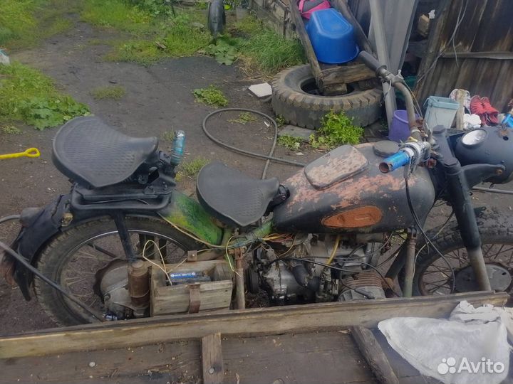 Мотоцикл Урал м72