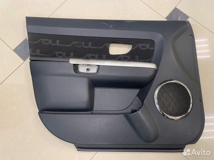 Обшивки дверей комплект Kia Soul G4FG 2012