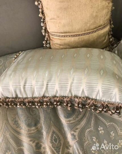 Подушки от итальянского холла,шелк,пух,бахрома 7шт