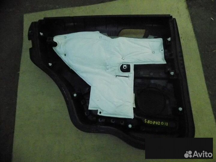 Обшивка двери Ford Explorer с 2010г