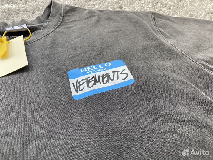 Футболка vetements hello