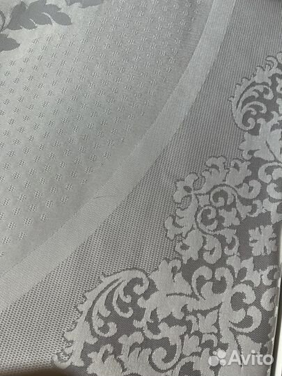 Скатерть круглая, белая в коробке диам.160см нов