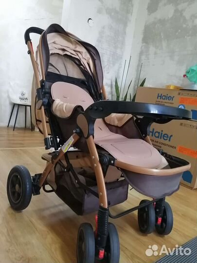 Прогулочная коляска с перекидной ручкой