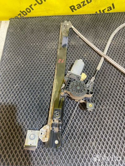 Стеклоподъемник передний левый Шевроле Треилблейзе