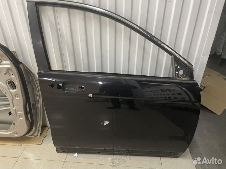 Передняя правая дверь Honda crv3
