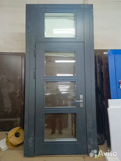 Дверь подъездная