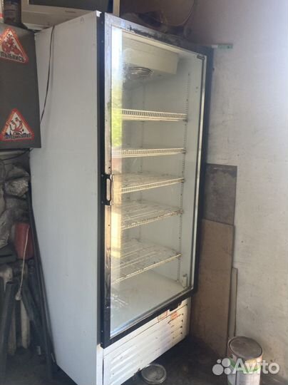 Холодильный шкаф витрина для напитков