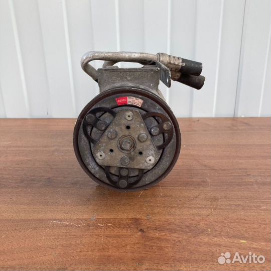 Компрессор кондиционера Volkswagen Passat B5 ADR