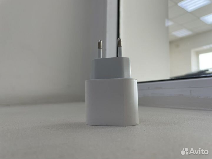 Блок зарядки для iPhone 20W