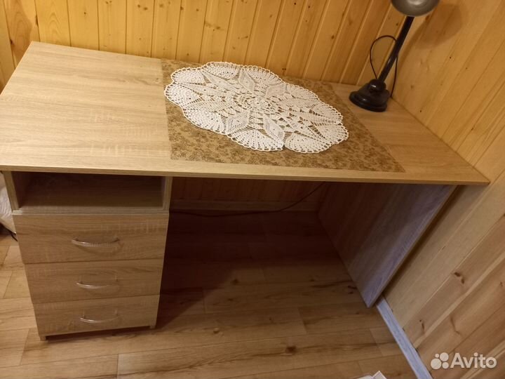 Письменный стол