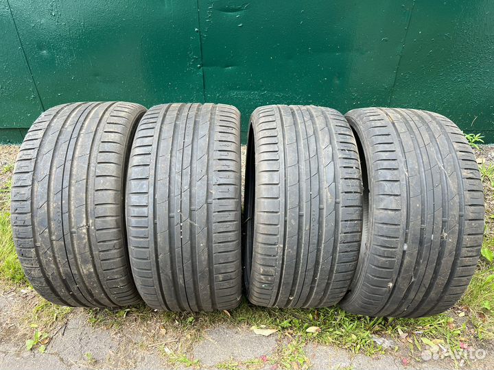 Nokian Tyres Hakka Black SUV 295/30 R22 118S