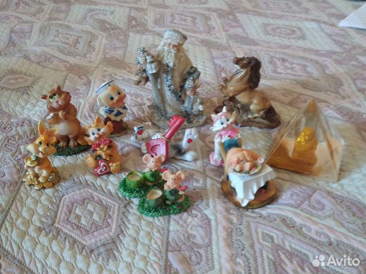 Сувениры статуэтки