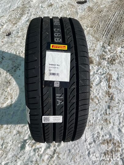 Pirelli Powergy 235/45 R18 98Y