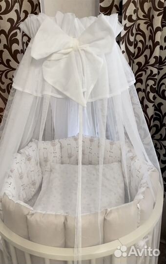 Детская кроватка круглая, овальная с маятником