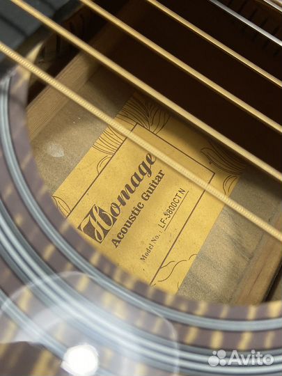 Акустическая гитара