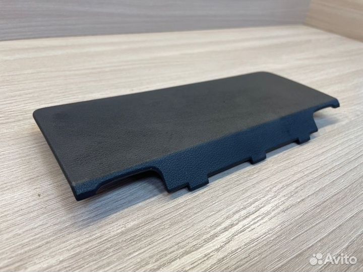 Крышка блока предохранителей салона Volkswagen