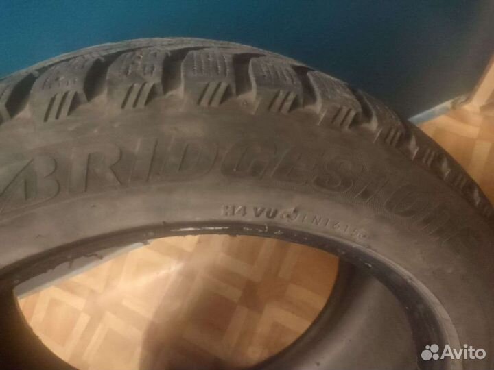 Bridgestone Blizzak Spike-01 255/50 R19