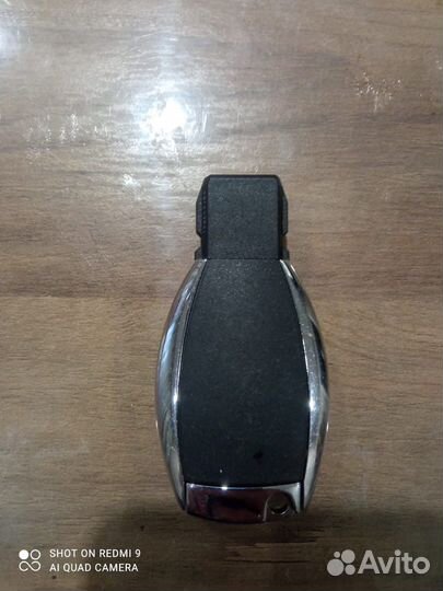 Ключ и кнопка запуска Mercedes