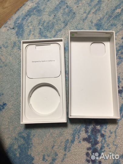 Коробка от iPhone 13