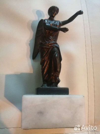 Бронзовая статуэтка, Италия