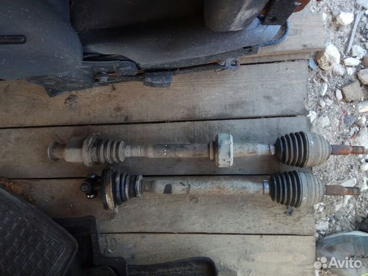 Привод передний Ниссан Альмера G15