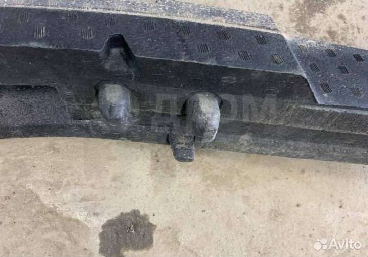 Абсорбер переднего бампера на Ленд Крузер 200