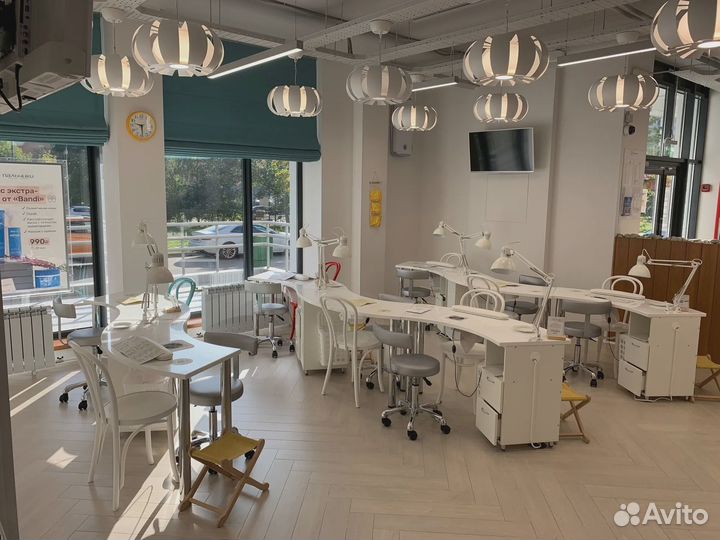 Мастер бровист