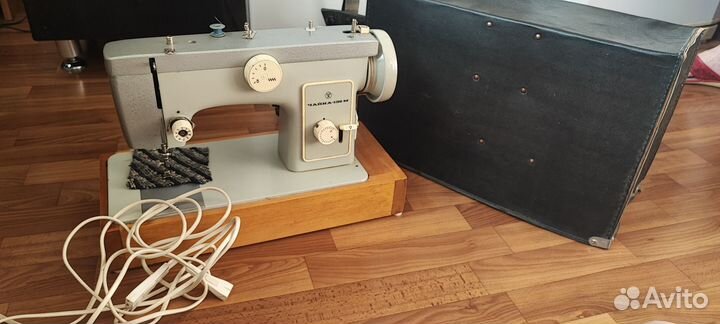 Швейная машина Чайка 132м