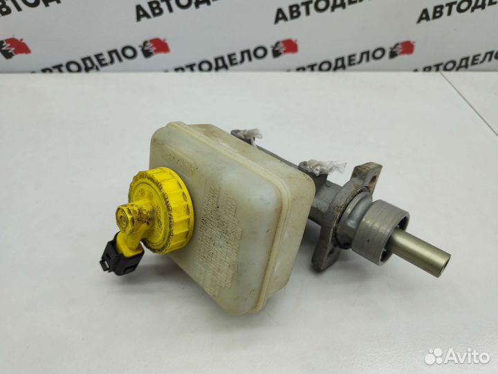 Главный тормозной цилиндр Volkswagen Golf MK4