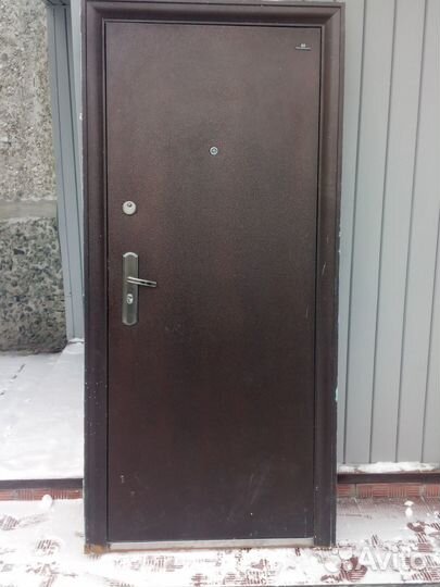Металлическая дверь бу
