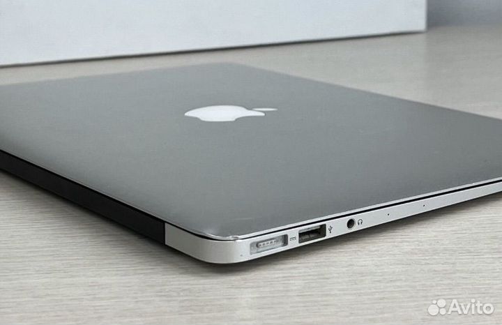 Apple MacBook Air 13 2017 Идеальный
