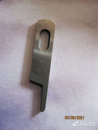 Верхний нож оверлока juki