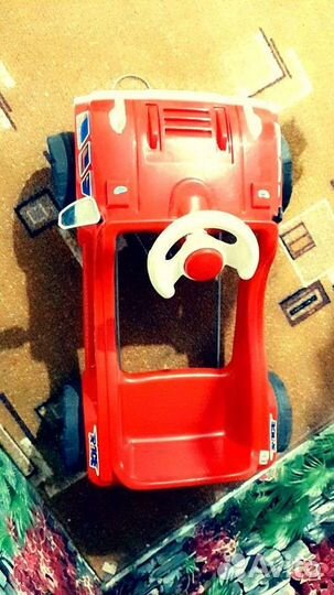 Детская педальная машинка