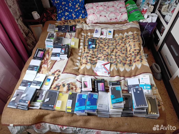 Чехлы / Стекла / Пленка для телефонов / планшетов